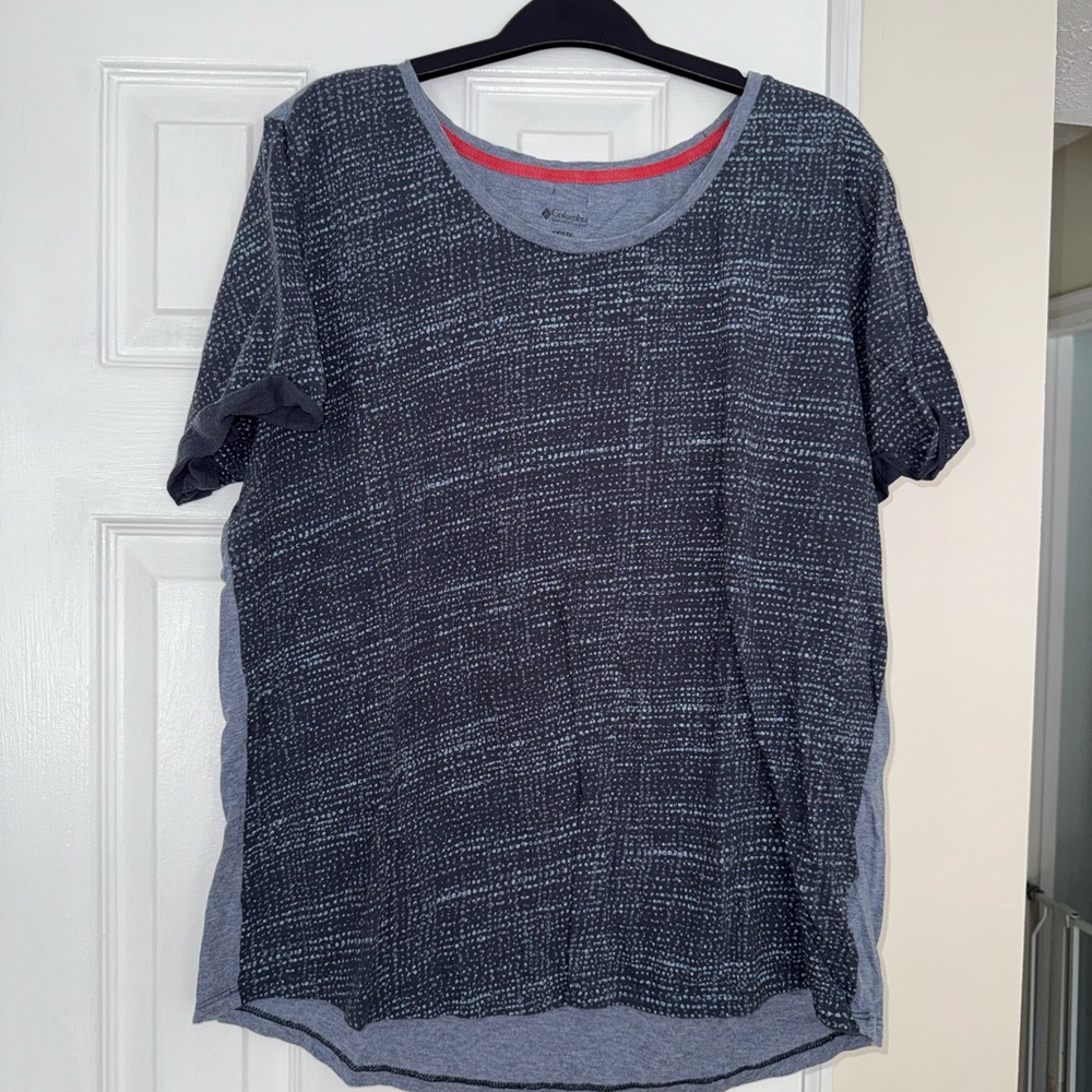 Columbia Black and Gray Short Sleeve Tee